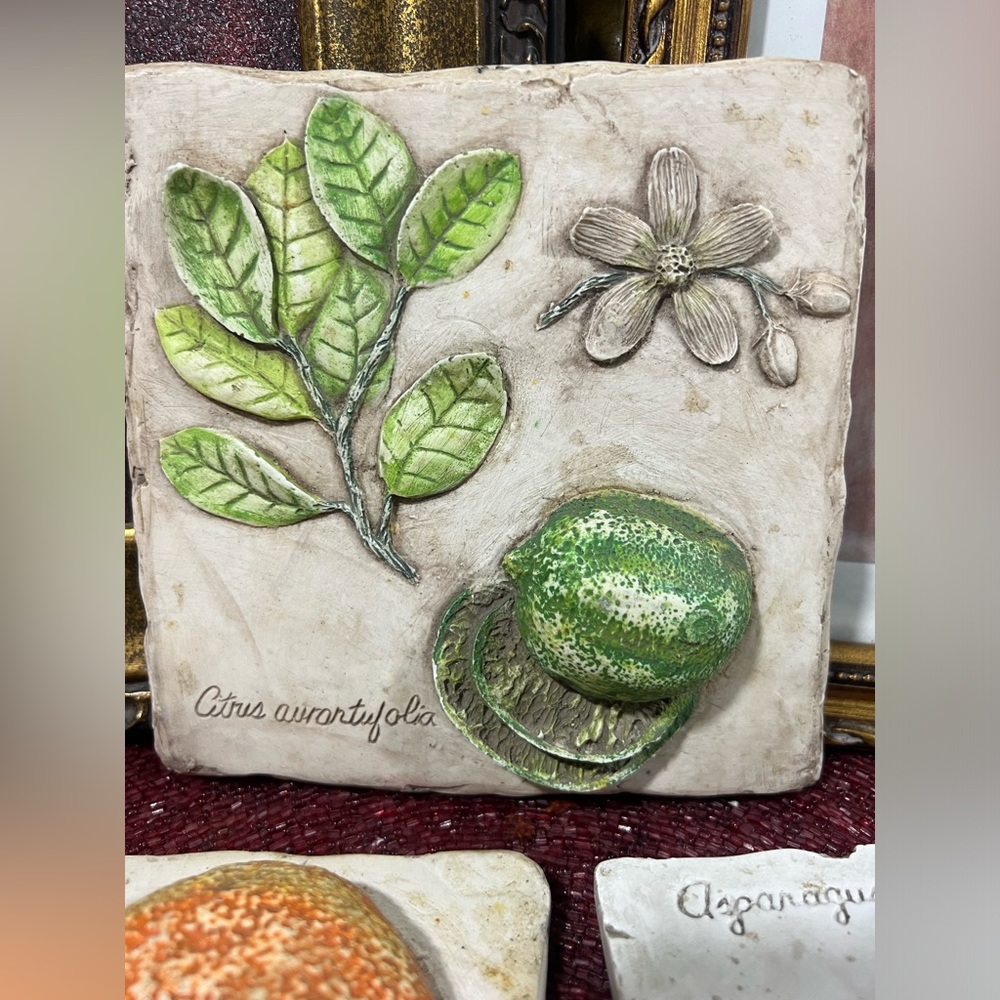 Ceramic wall plaques - Picture 3 of 4